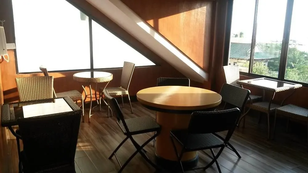 马尼拉风岭酒店 2*, 马尼拉 菲律宾